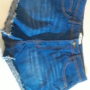 Forever 21 Distressed fray hem shorts